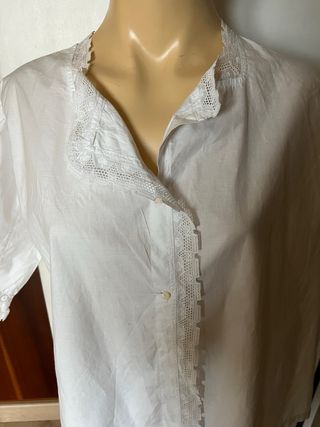 Blusa blanca delicada talla M