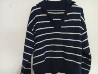 Jersey rayas azul y blanco y otro negro