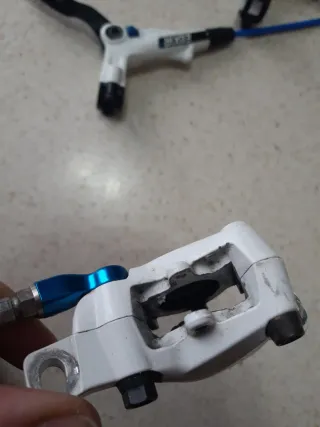 Juego Frenos Avid Elixir R.ojo para reparar