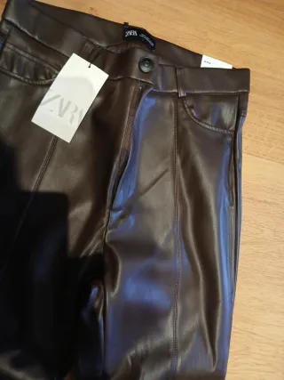 Pantalón polipiel Zara Marrón Talla L