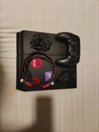 PS4 FAT, 850GB Almacenamiento, 4 juegos y cables.