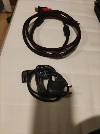 PS4 FAT, 850GB Almacenamiento, 4 juegos y cables.