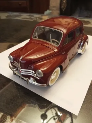 1:17 RENAULT 4CV