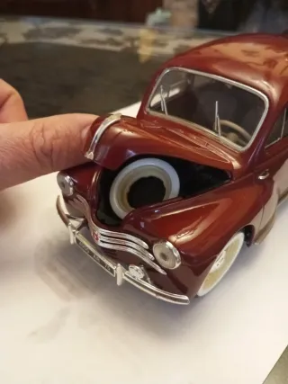 1:17 RENAULT 4CV