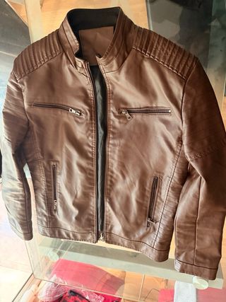 Chaqueta de piel marrón