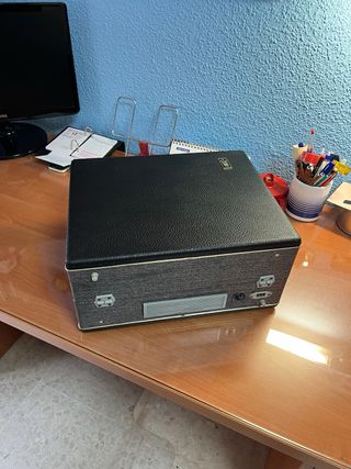 Tocadiscos Retro Invicta Gris, Negro y Dorado