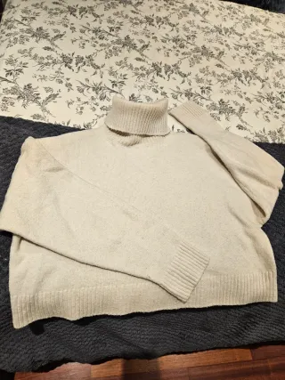 Jersey cuello alto beige