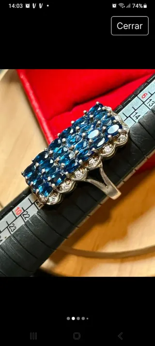 Majestuoso Anillo de plata y piedras azules