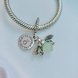 CHARM LUCIÉRNAGA BRILLA OSCURIDAD