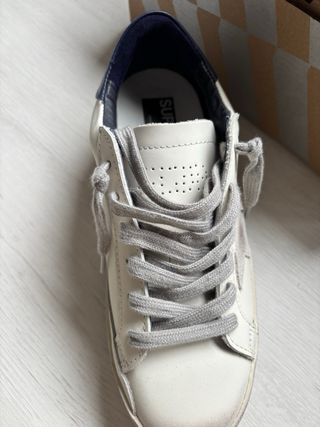 Golden Goose Sneakers Blancas y Grises
