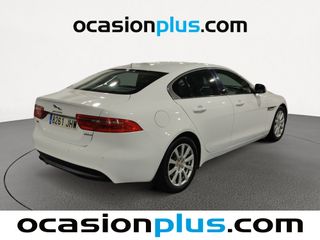Jaguar XE 2.0 Diesel Pure RWD Auto 132 kW (180 CV)