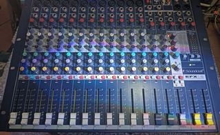 Mesa de Mezclas Soundcraft EFX 12
