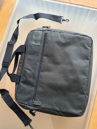Maletín Fila negro para portátil. Sin usar.