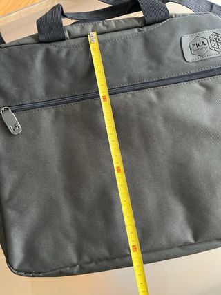 Maletín Fila negro para portátil. Sin usar.