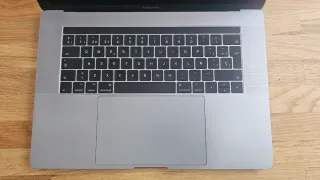 MacBook Pro 15,4 16GB RAM 512gb Disco