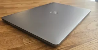 MacBook Pro 15,4 16GB RAM 512gb Disco