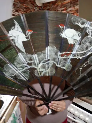 Abanico artesanal de bambú