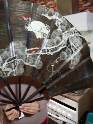 Abanico artesanal de bambú