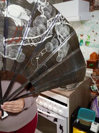 Abanico artesanal de bambú