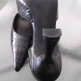 Zapatos de tacón negros