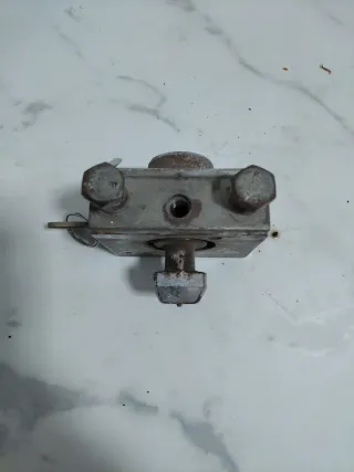 Candado de persiana metálico 40€ y 50€ casa uno