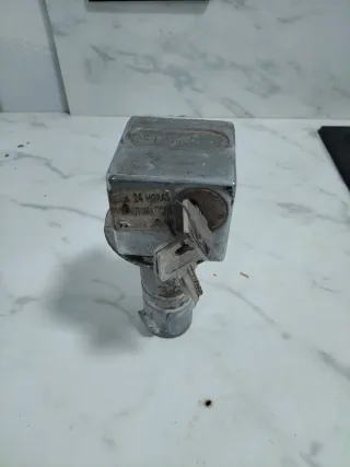 Candado de persiana metálico 40€ y 50€ casa uno