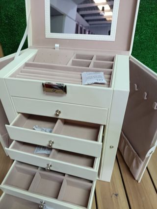 SONGMICS Caja Joyero de 6 Niveles, Navidad, Caja para Joyas con 5 Cajones, Gran Espacio, Interior con Espejo, Cerradura, Almacenaje de Joyas, Regalo para Seres Queridos, para Relojes, Blanco JBC152W01