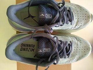 Mizuno waveskyrise 6