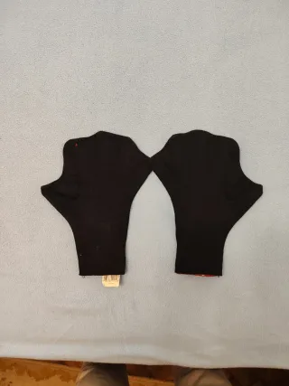 Guantes de neopreno para natación