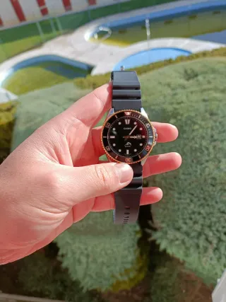 Casio Marlin Negro y Dorado