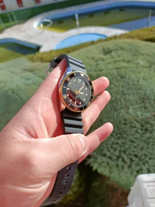 Casio Marlin Negro y Dorado