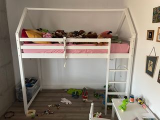 Cama alta infantil blanca