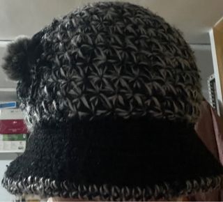 Gorro lana mujer blanco y  negro ,