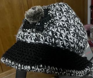 Gorro lana mujer blanco y  negro ,