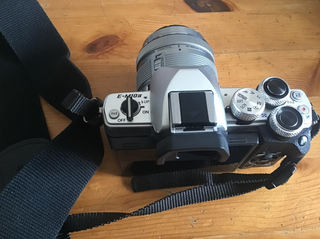 Olympus OM-D E-M10 Mark II + Objetivo 40-150