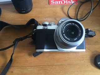 Olympus OM-D E-M10 Mark II + Objetivo 40-150