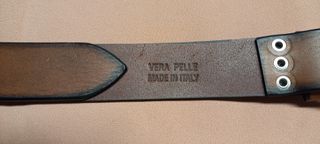 Cintura da donna in vero cuoio di colore cognac