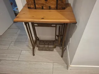 Mesa auxiliar madera y metal