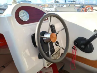 Embarcación Quicksilver 640