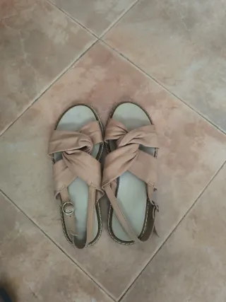 Sandalias niña beige talla 36