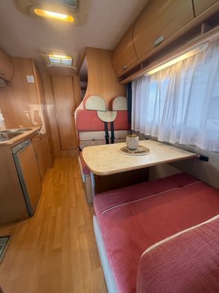 Autocaravana 6 plazas/aire/toldo/placa