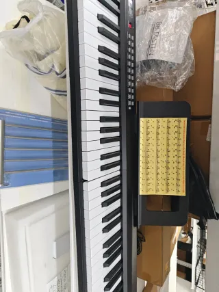 Piano Digital con Teclas Sensibles