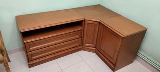 Mueble de rincón de madera
