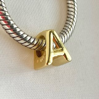 CHARM LETRA A DORADA INICIAL NOMBRE