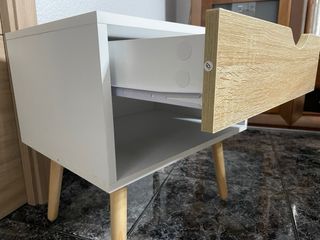 Mesita de Noche Blanca y Madera.