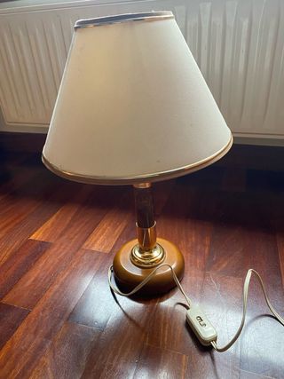 Lámpara de mesa madera y metal