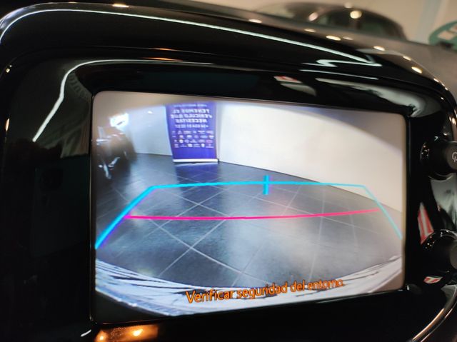 Peugeot 108 Top! Allure 1.2 PureTech 82