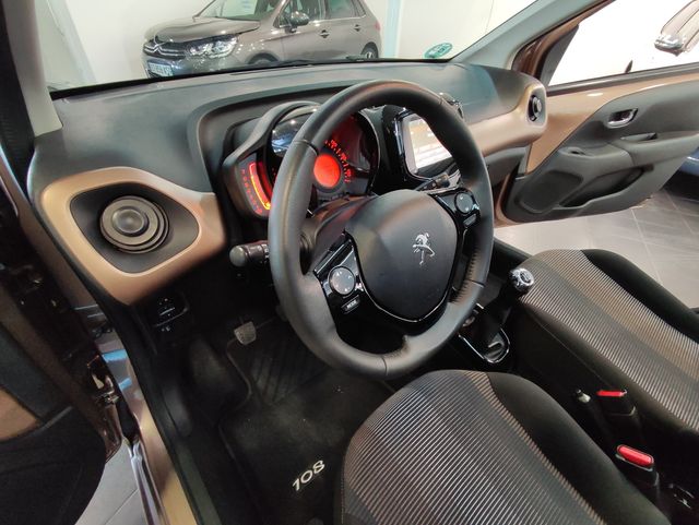 Peugeot 108 Top! Allure 1.2 PureTech 82