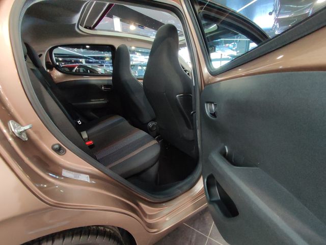 Peugeot 108 Top! Allure 1.2 PureTech 82