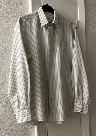 Camisa Mirto de vestir rayas gris y blanco.